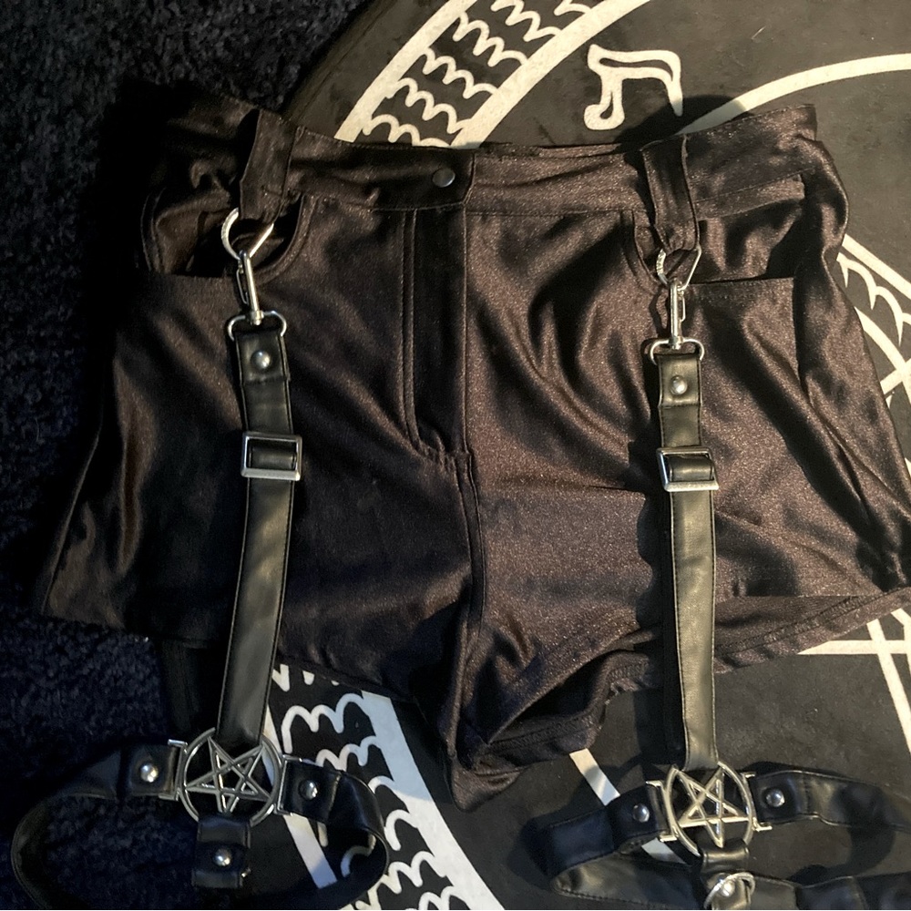 Killstar pentagram shorts